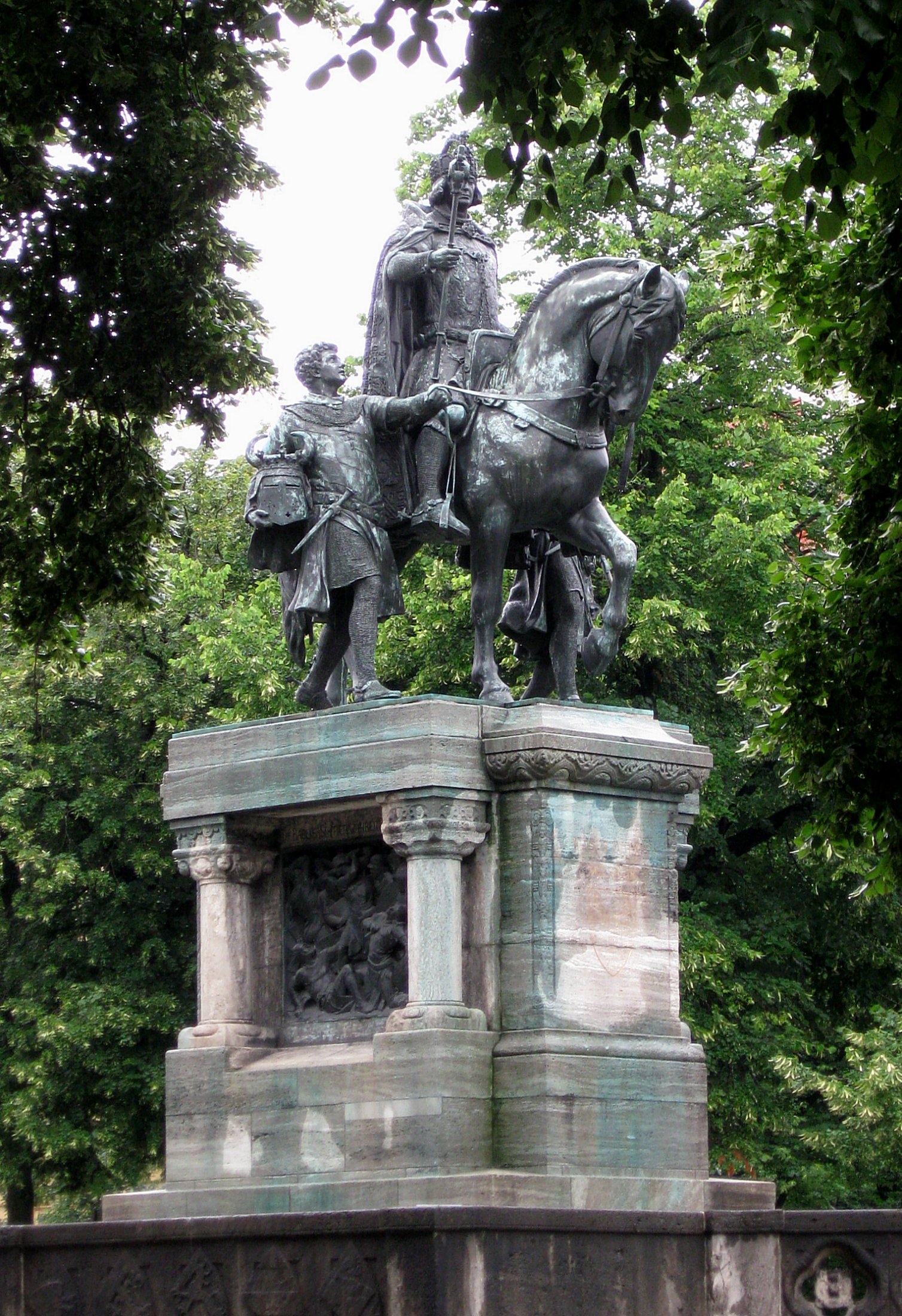 Ludwig IV., Denkmal in München. (Quelle: Rufus46, über Wikimedia Commons)